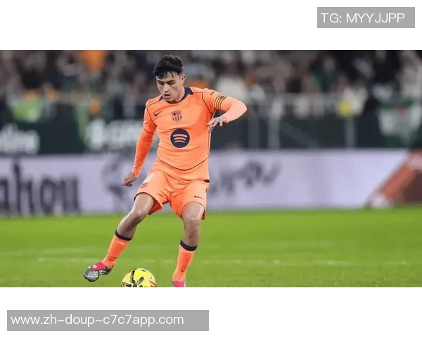 每体：博阿滕昨日再次拜访巴萨，而且观看了青年队的竞赛